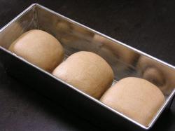 小麦ふすま食パン-型入れ