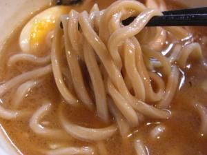 09102517景勝軒・味玉もりそば(濃厚焼あご豚骨)　麺 in スープ