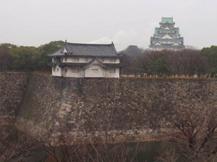 窓からの大阪城