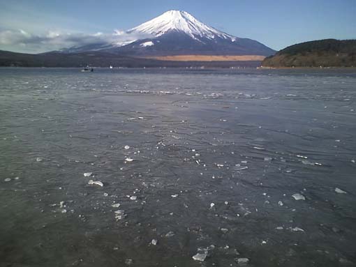 山中湖結氷