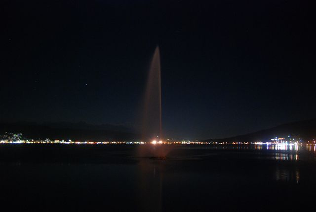 夜の諏訪湖