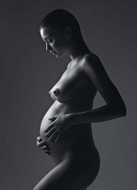 Miranda Kerr pregnant nude in W magazine