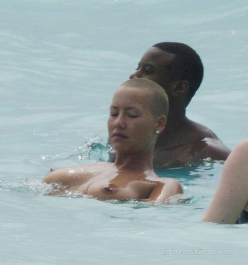Amber Rose topless in Barbados (3)