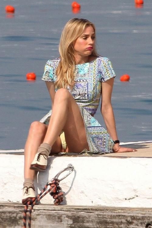 Diane Kruger Flashes Upskirt on the Beaches of Cannes (4)