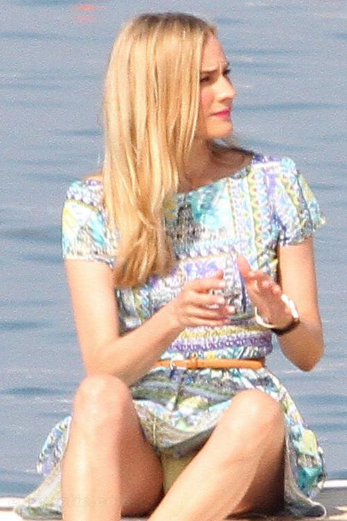 Diane Kruger Flashes Upskirt on the Beaches of Cannes (7)