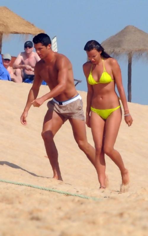 Irina Shayk - Ronaldo at beach in Portugal (1)