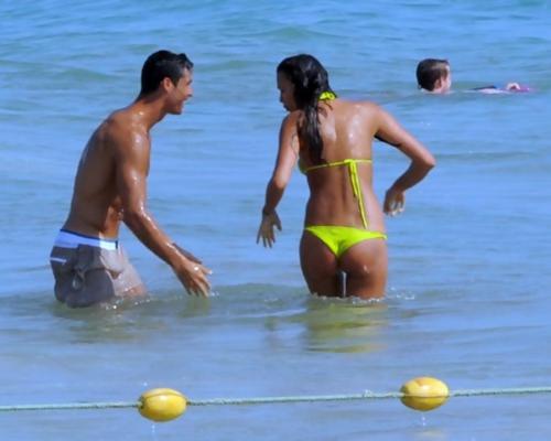 Irina Shayk - Ronaldo at beach in Portugal (2)